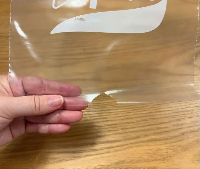 穴が開いた様子（撮影：grapeライフハック編集部）