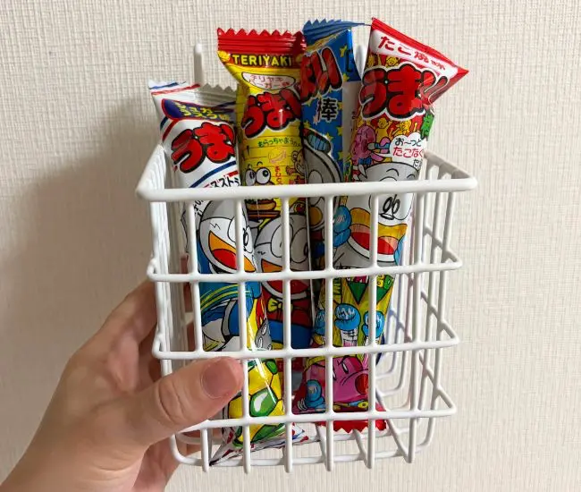 長めのお菓子を入れた様子（撮影：grapeライフハック編集部）