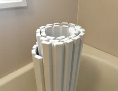 お風呂の蓋を置いた場面