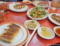 中華料理店のテーブルの写真