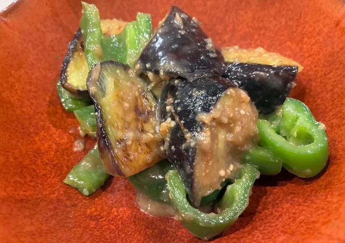 完成したなすとピーマンの味噌炒めの画像（撮影：エニママ）
