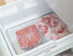 冷凍した肉の写真