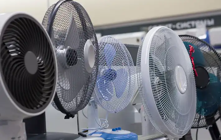 扇風機とサーキュレーターの写真