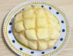 メロンパンの写真（撮影：grapeフード編集部）