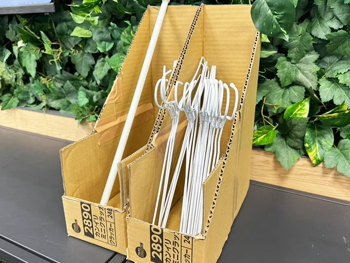ダンボールのファイルボックス（撮影:grapeライフハック編集部）