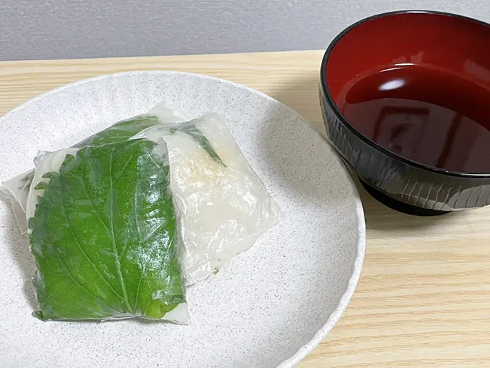 ライスペーパーで巻いたそうめんの写真（撮影：grapeフード編集部）