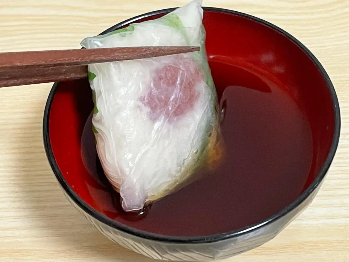 ライスペーパーで巻いたそうめんの写真(撮影:grapeフード編集部)