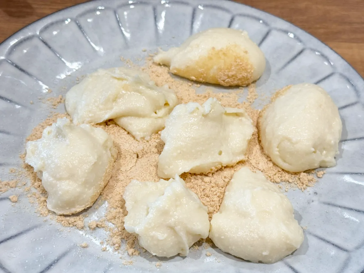 豆腐で作った餅(撮影:grapeフード編集部)