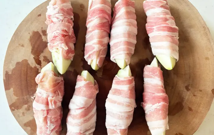 豚肉をなすに巻き付けた画像（撮影：エニママ）
