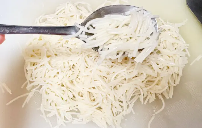 2cmに切ったそうめんの画像（撮影：エニママ）