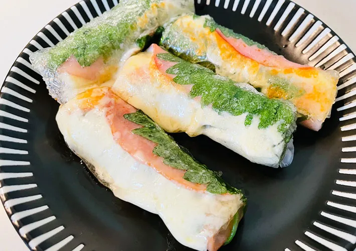 ライスペーパーで作る大葉ハムチーズ焼きの完成画像（撮影:エニママ）