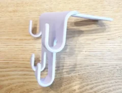ヘッドレストマルチフックの画像（撮影：エニママ）
