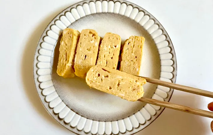 箸で持ち上げる画像（撮影：エニママ）