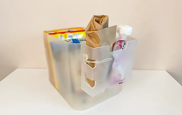 『棚下食品収納ボックス』の活用写真（撮影：ワード）