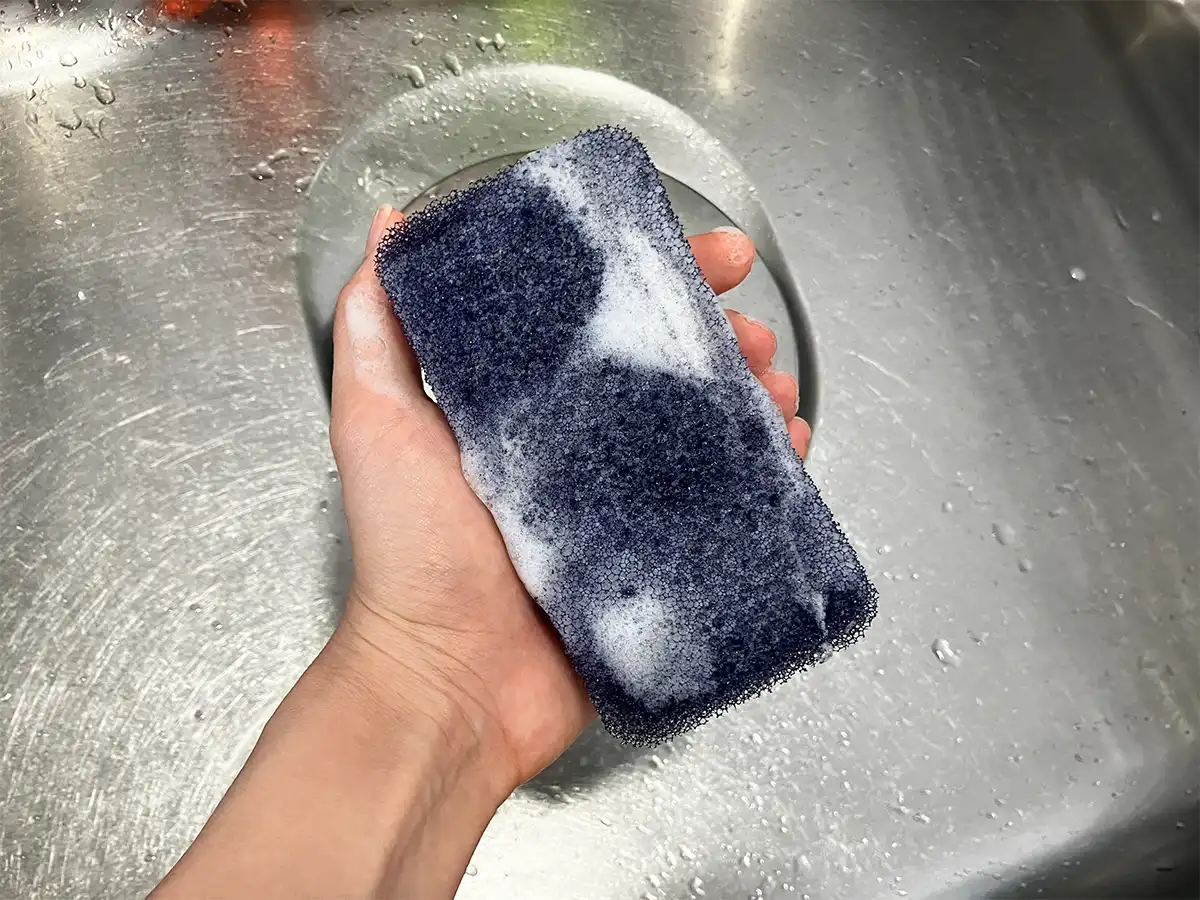使用中のスポンジの写真