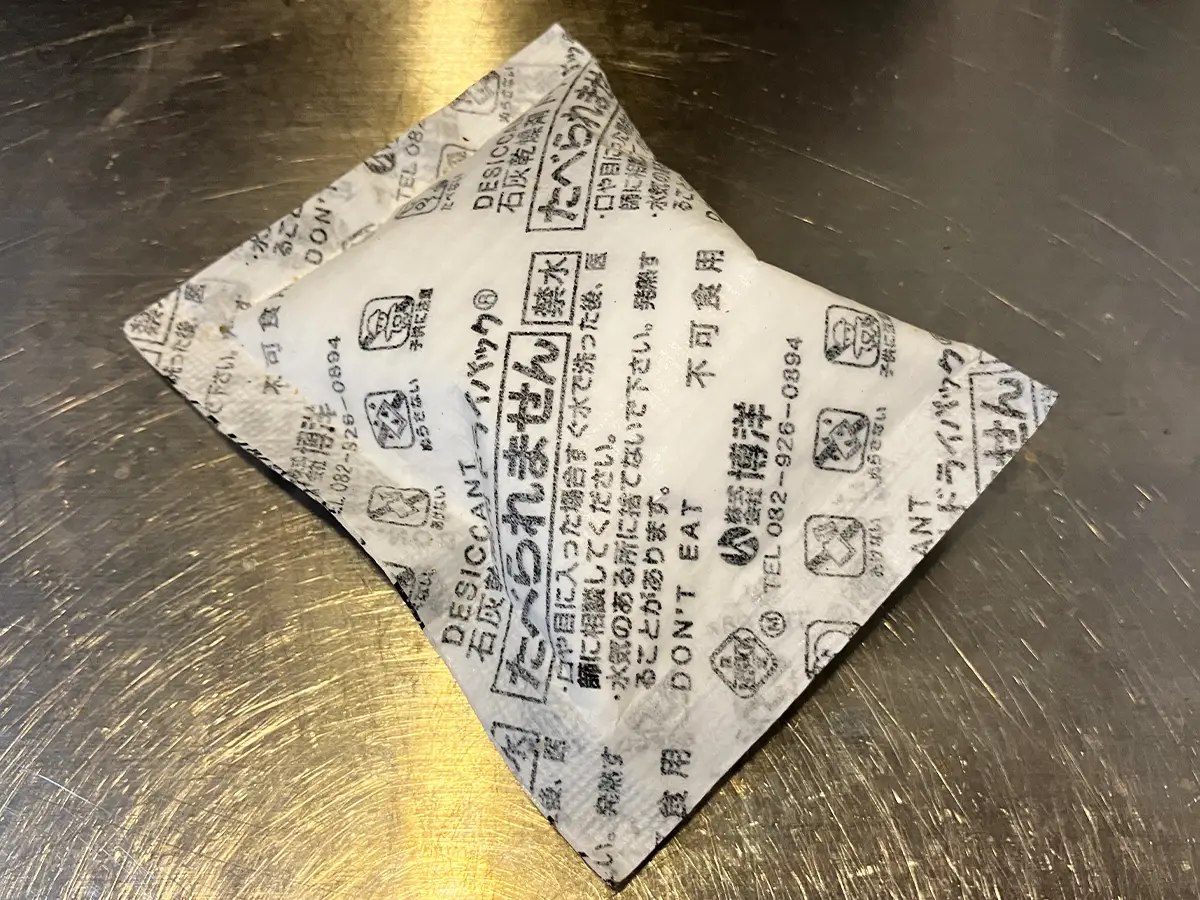 乾燥剤を置いた場面