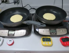 ホットケーキを作る写真（撮影：エフシージー総合研究所）