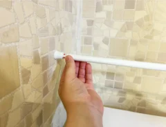 つっぱり棒の活用写真（撮影：grapeライフハック編集部）