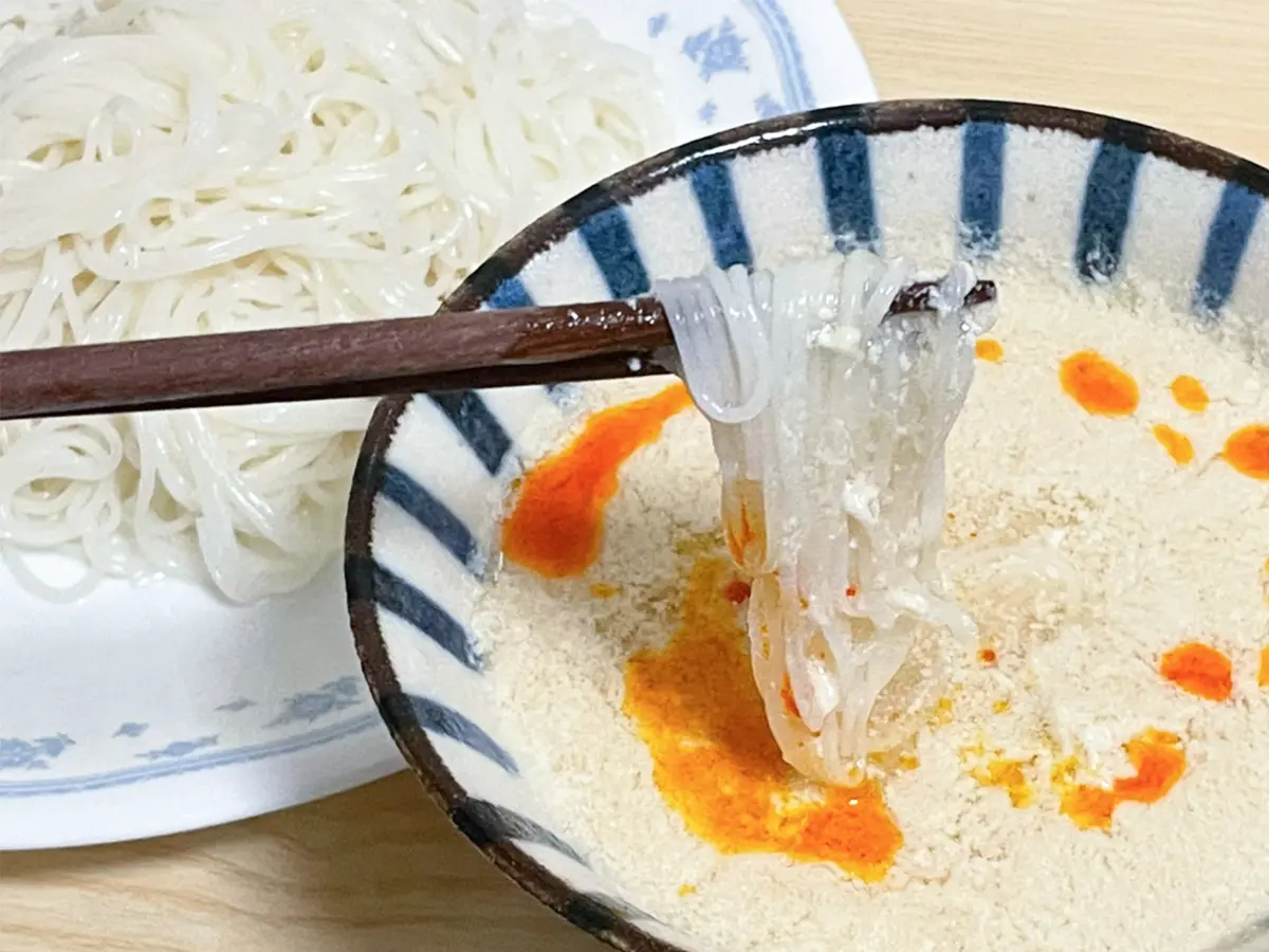 そうめんとつゆの写真(撮影:grapeフード編集部)