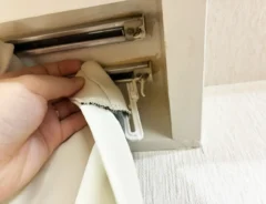 カーテンの光漏れ防止写真（撮影：grapeライフハック編集部）