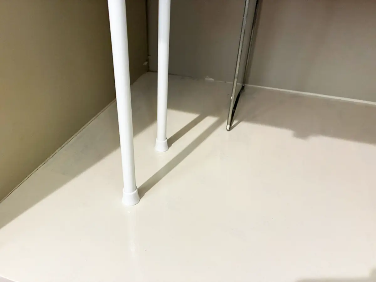 つっぱり棒の活用写真(撮影:grapeライフハック編集部)