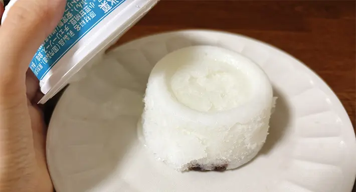 かき氷を皿に出した写真（撮影：grapeフード編集部）