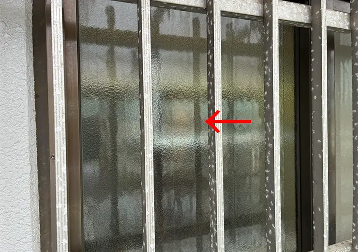 窓の写真（撮影：grapeライフハック編集部）