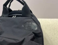 「トートから乗り換えた」「水筒もすっぽり」 通勤リュックは『ノースフェイス』!「かわいいのにめっちゃ入る」