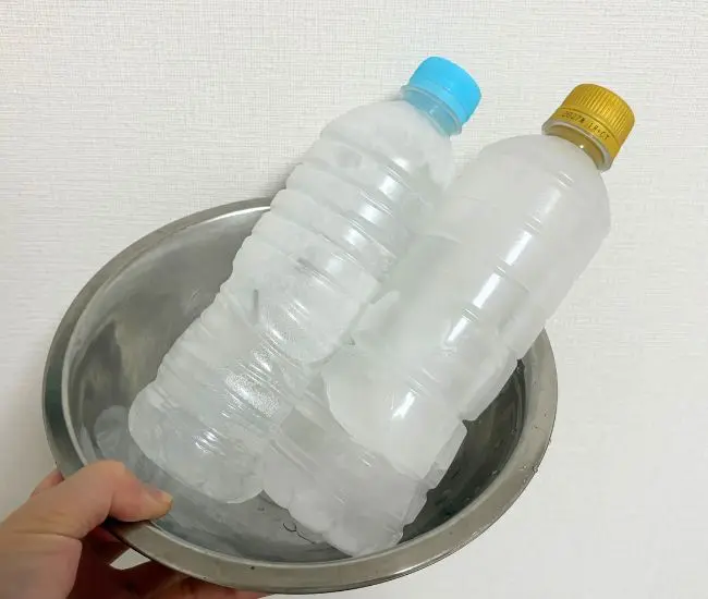 凍らせたペットボトル（grapeライフハック編集部）