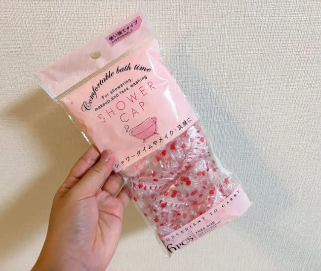 シャワーキャップを用意する（撮影：grapeライフハック編集部）