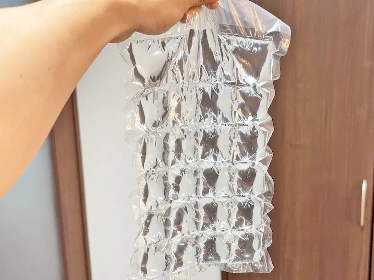 『ダイソー アイスバッグ』の使用写真（撮影：キジカク）