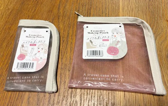 ※スリムサイズとスクエアサイズのメイクお直しポーチの商品画像（撮影：エニママ）