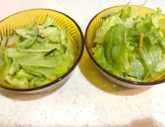 お茶漬けの素でチョレギ風サラダ