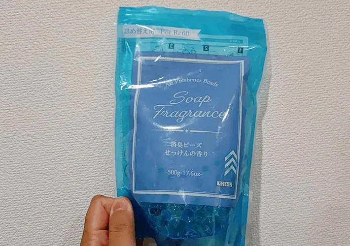 消臭ビーズのパッケージ画像（撮影:エニママ）