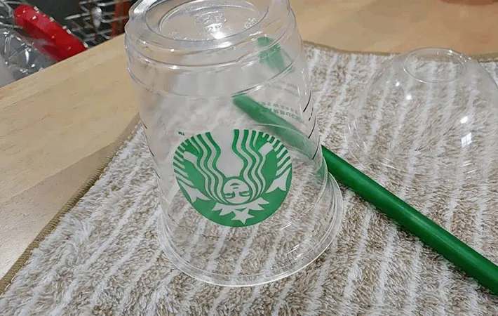 スタバカップを乾かしている画像（撮影:エニママ）