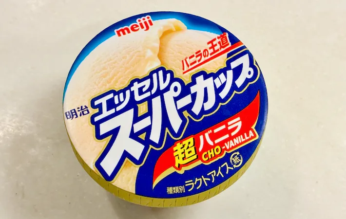 『明治 エッセル スーパーカップ』の画像（撮影：エニママ）