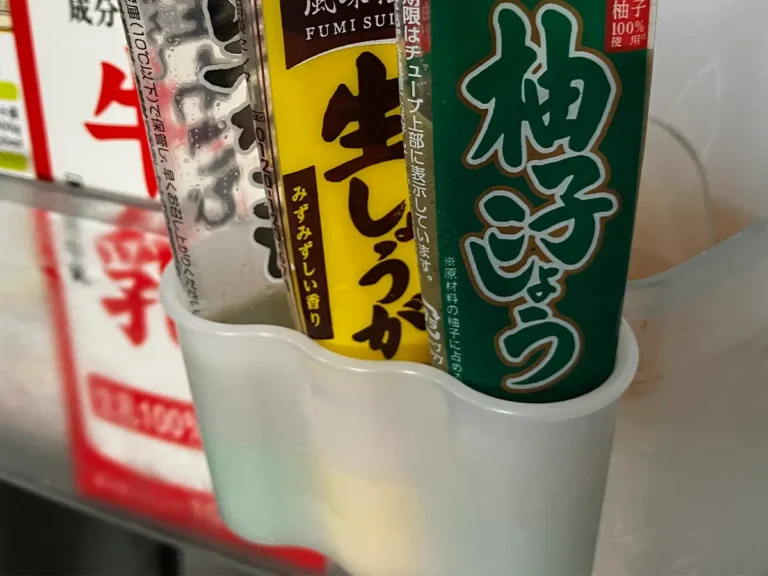 チューブが入っている冷蔵庫(撮影:grapeフード編集部)