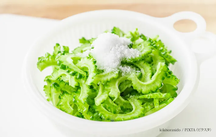 『苦瓜の苦味取り』の写真