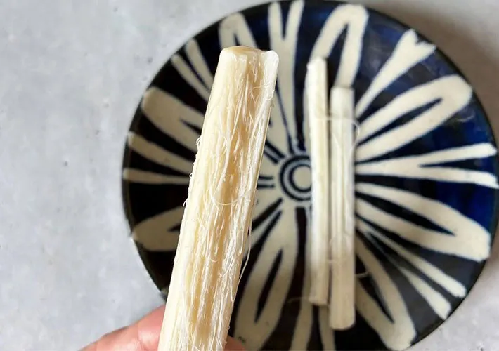 さけるチーズをさいた断面の画像（撮影:エニママ）