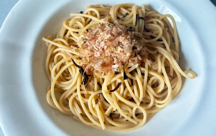 塩昆布とかつおぶしのパスタ完成画像（撮影：エニママ）