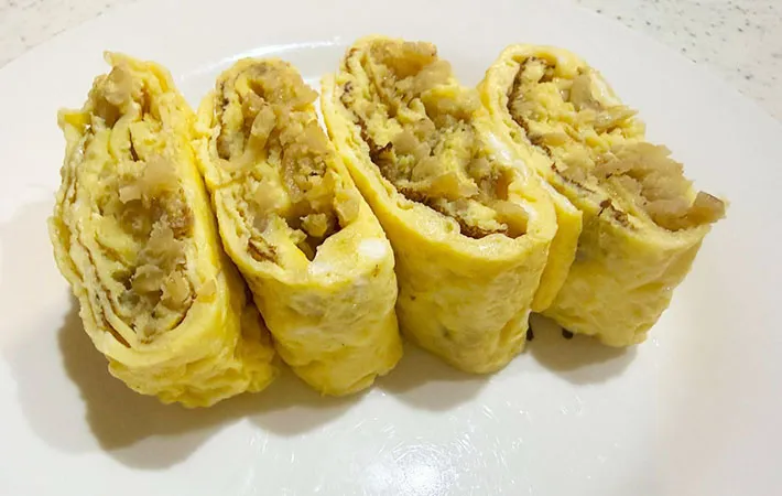4つに切った玉子焼きの画像（撮影:エニママ）
