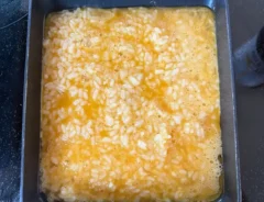 ご飯入り玉子焼きを作る