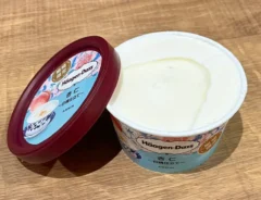 ハーゲンダッツ『杏仁～白桃仕立て～』の写真（撮影：grapeフード編集部）