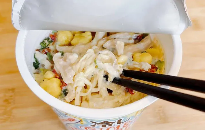 豆乳を入れて5分後の麺の状態の画像（撮影：キジカク）