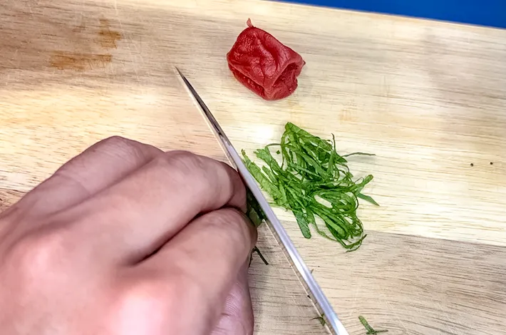 『本つゆかき氷そうめん』を作る写真（撮影：キジカク）