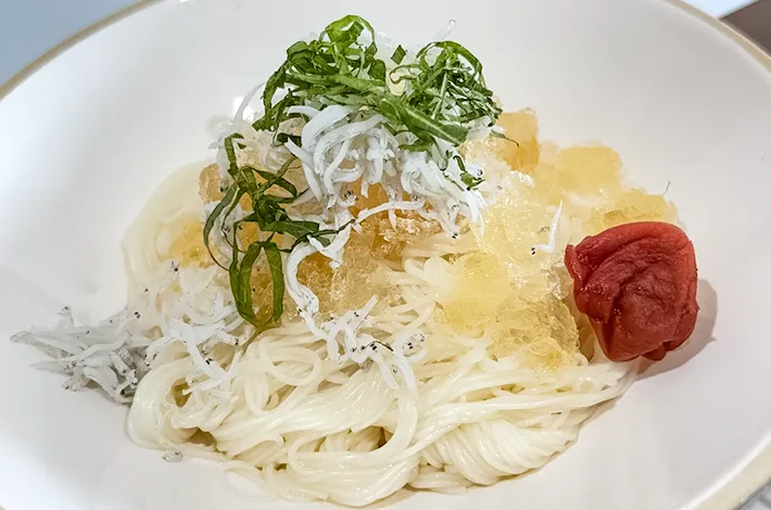 『本つゆかき氷そうめん』の完成写真（撮影：キジカク）