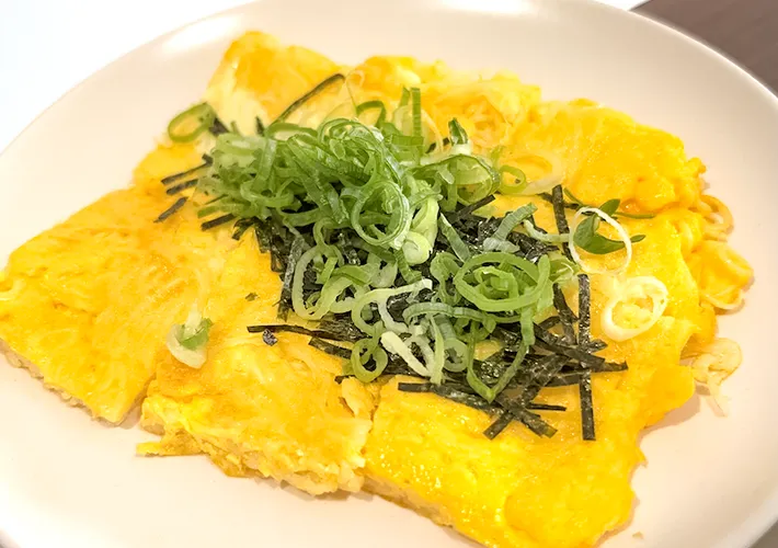 『卵かけそうめん焼き』の完成写真（撮影：キジカク）