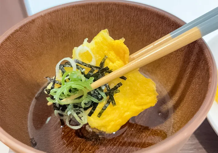 『卵かけそうめん焼き』の完成写真（撮影：キジカク）