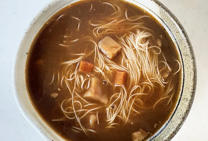 『カレーそうめん』の完成画像（撮影：エニママ）
