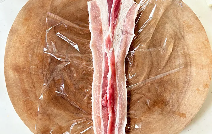 豚肉を重ねた画像（撮影：エニママ）